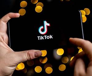 A titok (Nina \u0026 Nicki,#6) A titok (Nina \u0026 Nicki,#6)