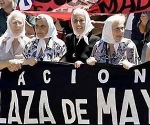 Abuelas con identidad. La historia de las Abuelas de Plaza de Mayo y los nietos restituidos