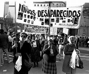 Abuelas con identidad. La historia de las Abuelas de Plaza de Mayo y los nietos restituidos