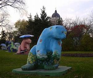 Bears On Broadway: A Love Affair In Concrete