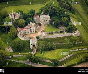 Carisbrooke Castle (English Heritage Guidebooks) Carisbrooke Castle (English Heritage Guidebooks)