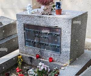 Il cimitero di Jim Morrison: trasgressione e vita quotidiana tra le tombe ribelli del Pere-Lachaise di Parigi