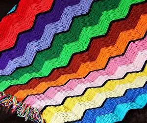 Learn to Crochet Ripple Afghans-8 Beautiful Afghans, 4 for Baby, 4 for Home Decorating.