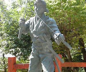 Miyamoto Musashi, maître de sabre japonais du XVIIe siècle : Lhomme et lœuvre, mythe et réalité Miyamoto Musashi, maître de sabre japonais du XVIIe siècle : Lhomme et lœuvre, mythe et réalité