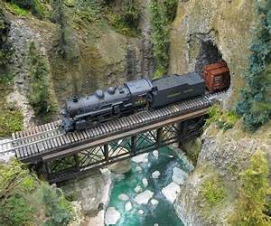 Modelling Railway Scenery: Volume 1Cuttings, Hills, Mountains, Streams and Lakes Modelling Railway Scenery: Volume 1Cuttings, Hills, Mountains, Streams and Lakes