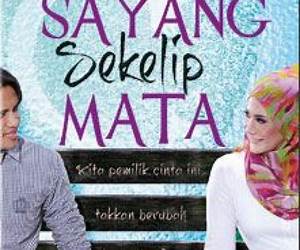 Sayang Sekelip Mata