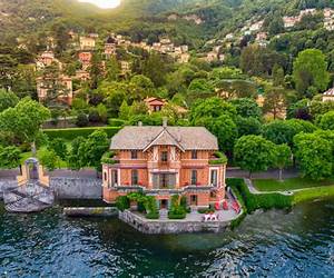 The Secret of Villa Como
