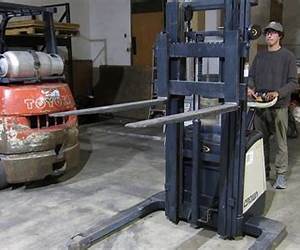 Trucks (Mighty Machines)